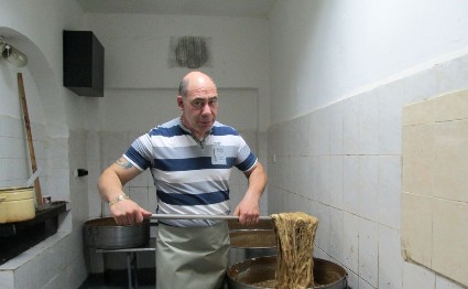 бъркане на халва